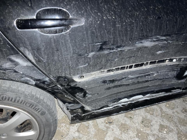 Жена намери в потресаващо състояние паркирания си автомобил За случая