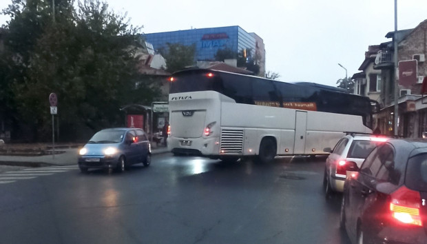 Денят в Пловдив започна с тежко нарушение на закона за