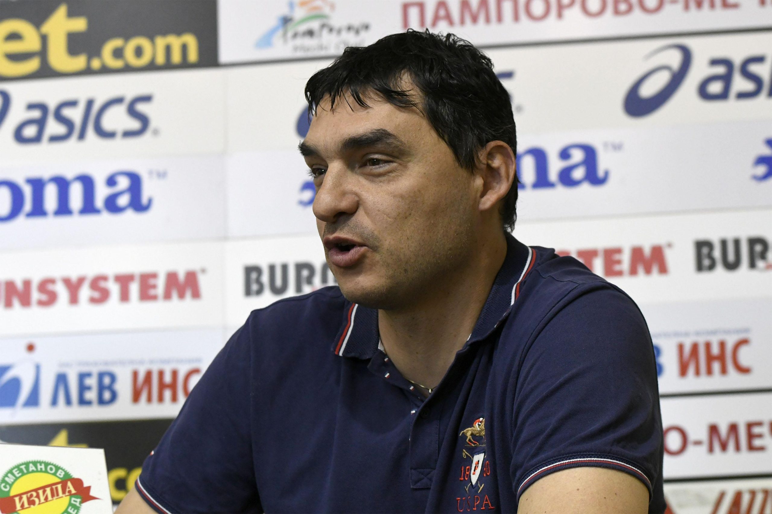 Дългогодишният капитан на националния отбор по волейбол Владимир Николов е