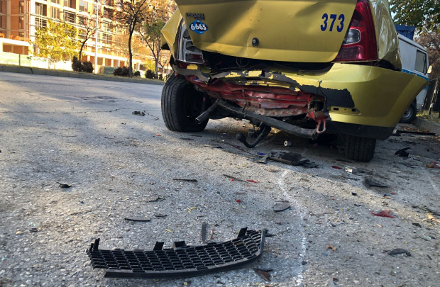 Сериозни са материалните щети след поредния среднощен екшън в Пловдив  