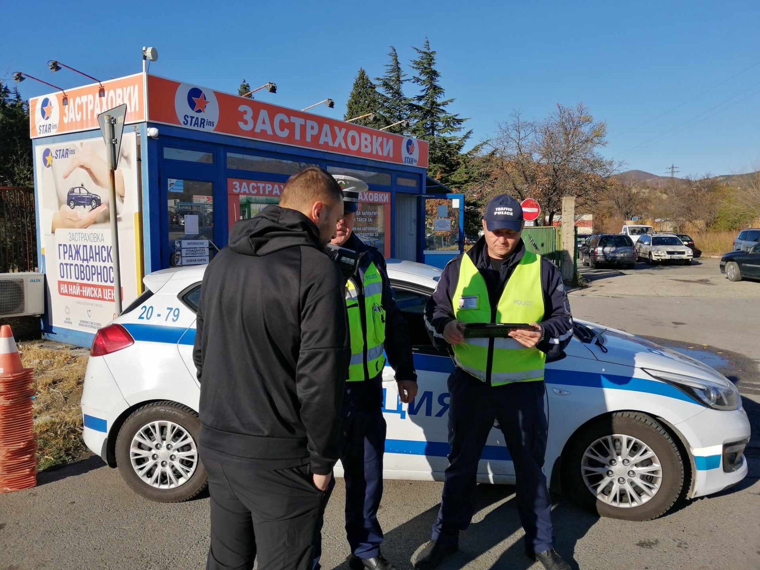Екипи на ОДМВР Сливен и сектор Пътна полиция извършват активни проверки