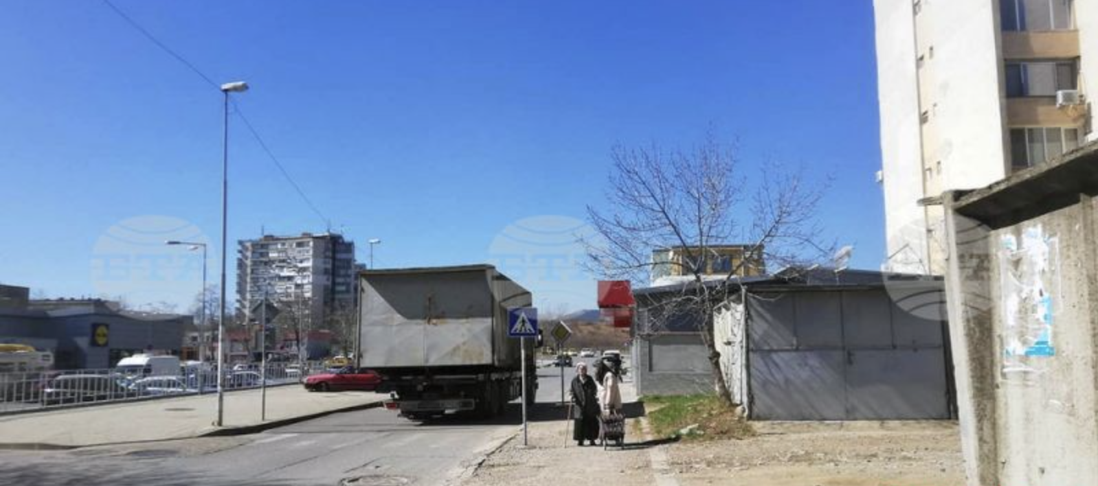 Ще продължи премахването на незаконните гаражи в Сливен каза пред