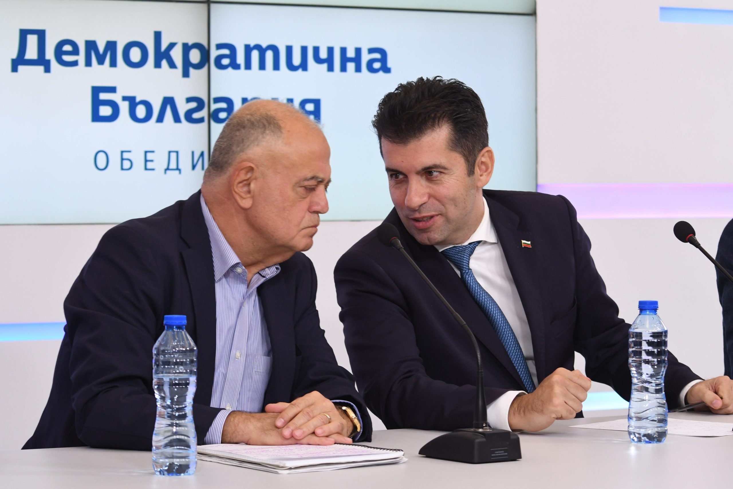 От Продължаваме промяната Демократична България ще предложат дерогацията на Лукойл да