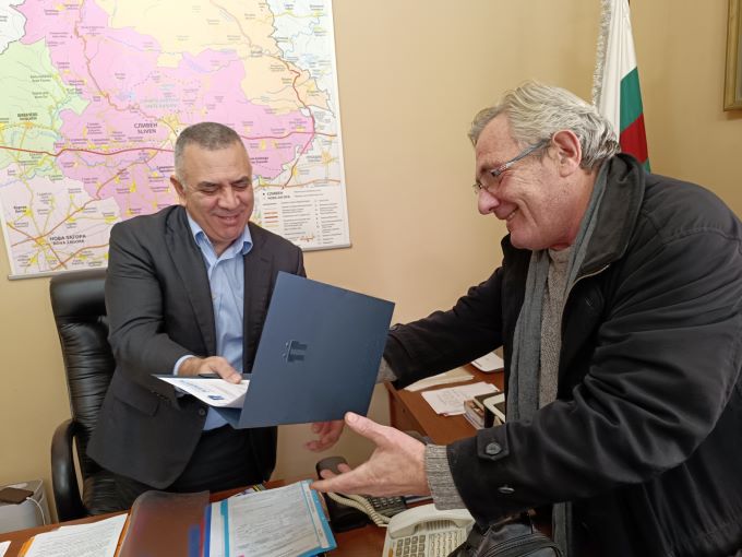 Председателят на КТ Подкрепа в Сливен Емил Петков се срещна