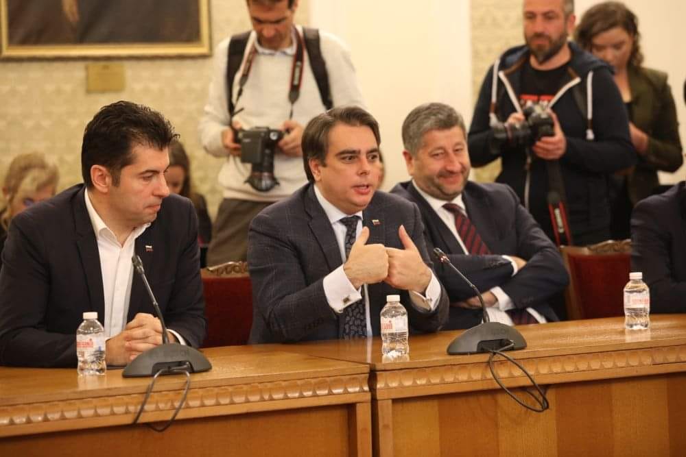 Асен Василев развъртя данъчната тояга смята общинският съветник от ВМРО