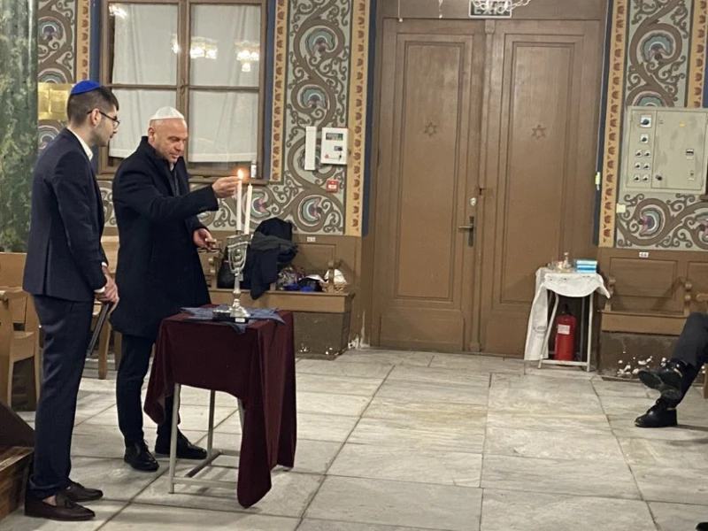 По покана на организация на евреите Шалом кметът на Пловдив