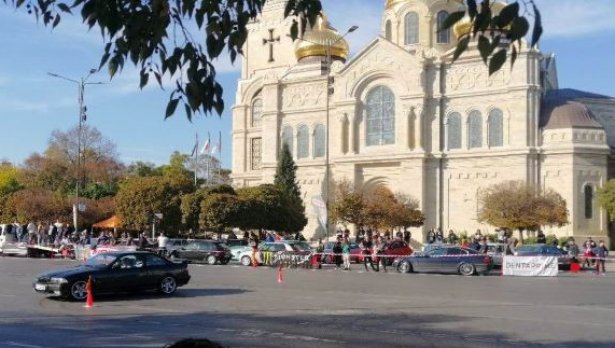 Поредно рали променя движението във Варна Спирането на таксиметровата местостоянка