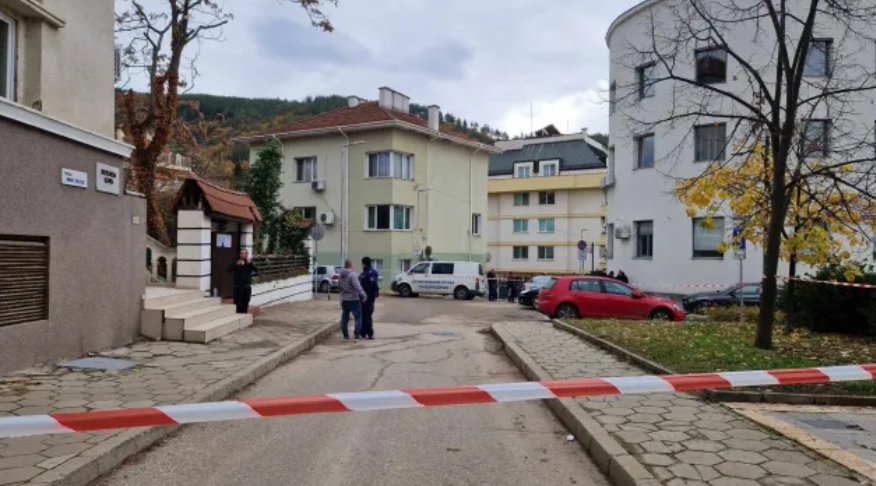 Инкасо автомобил е бил нападнат и ограбен на пл Македония