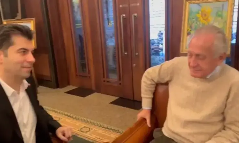 Соня Колтуклиева показа как Кирил Петков разговаря със Спас Русев