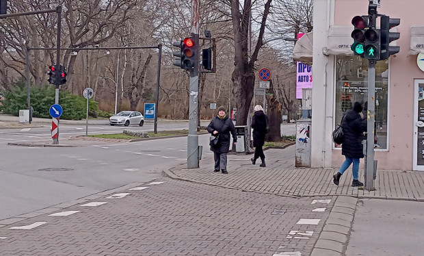 Преминаването през ключово кръстовище във Варна претърпя важна промяна Това