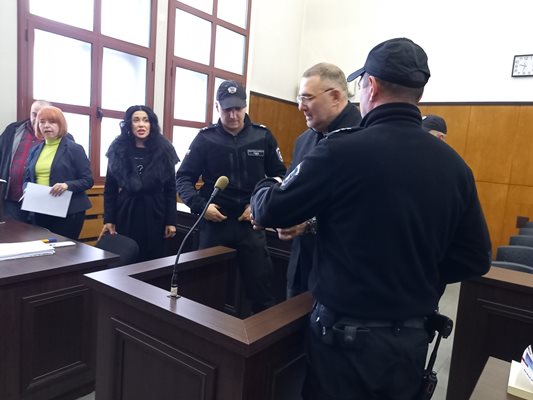 Излежаващият присъда за поръчителство на палежи бизнесмен от Пловдив Атанас