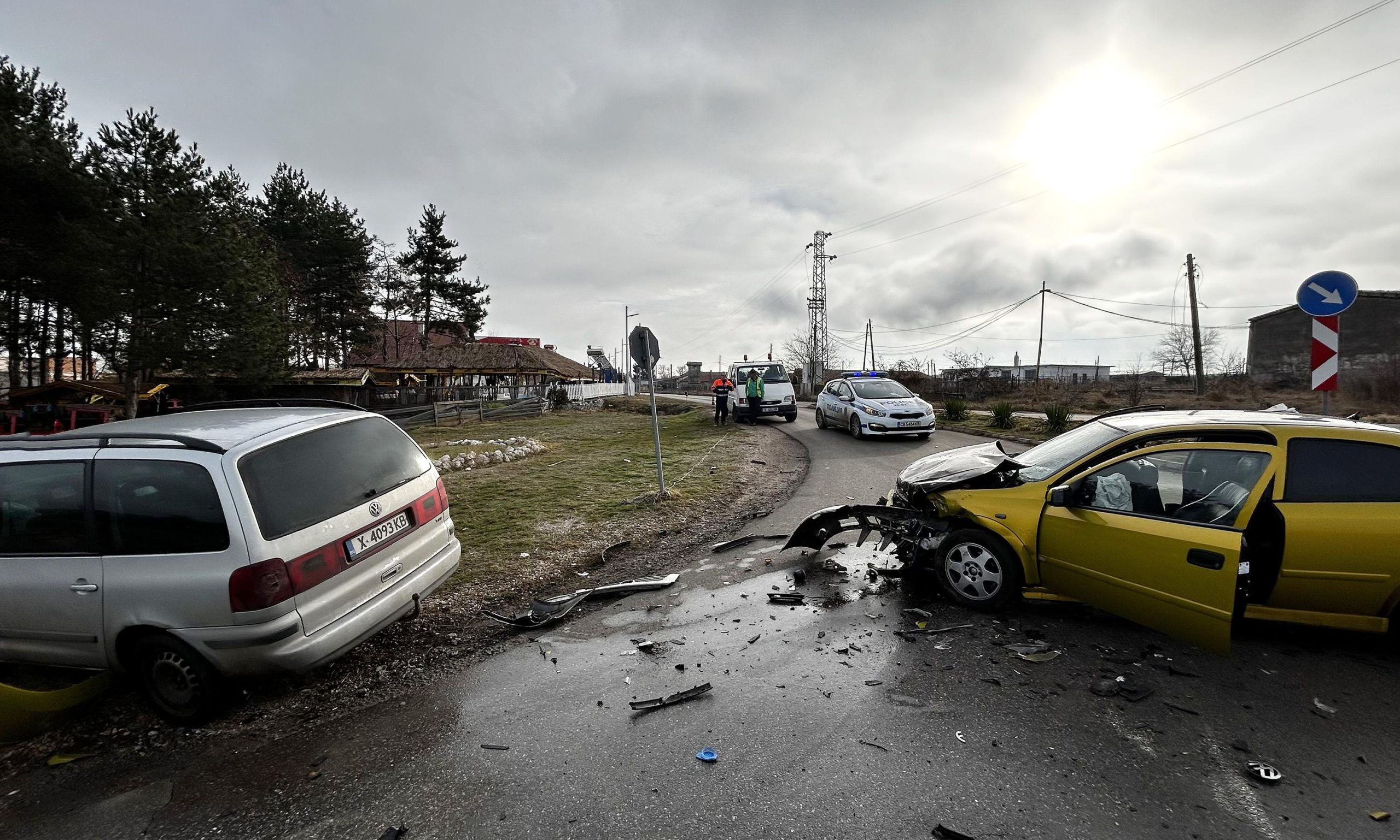 Мъж и жена пострадаха при челна катастрофа до хасковското село