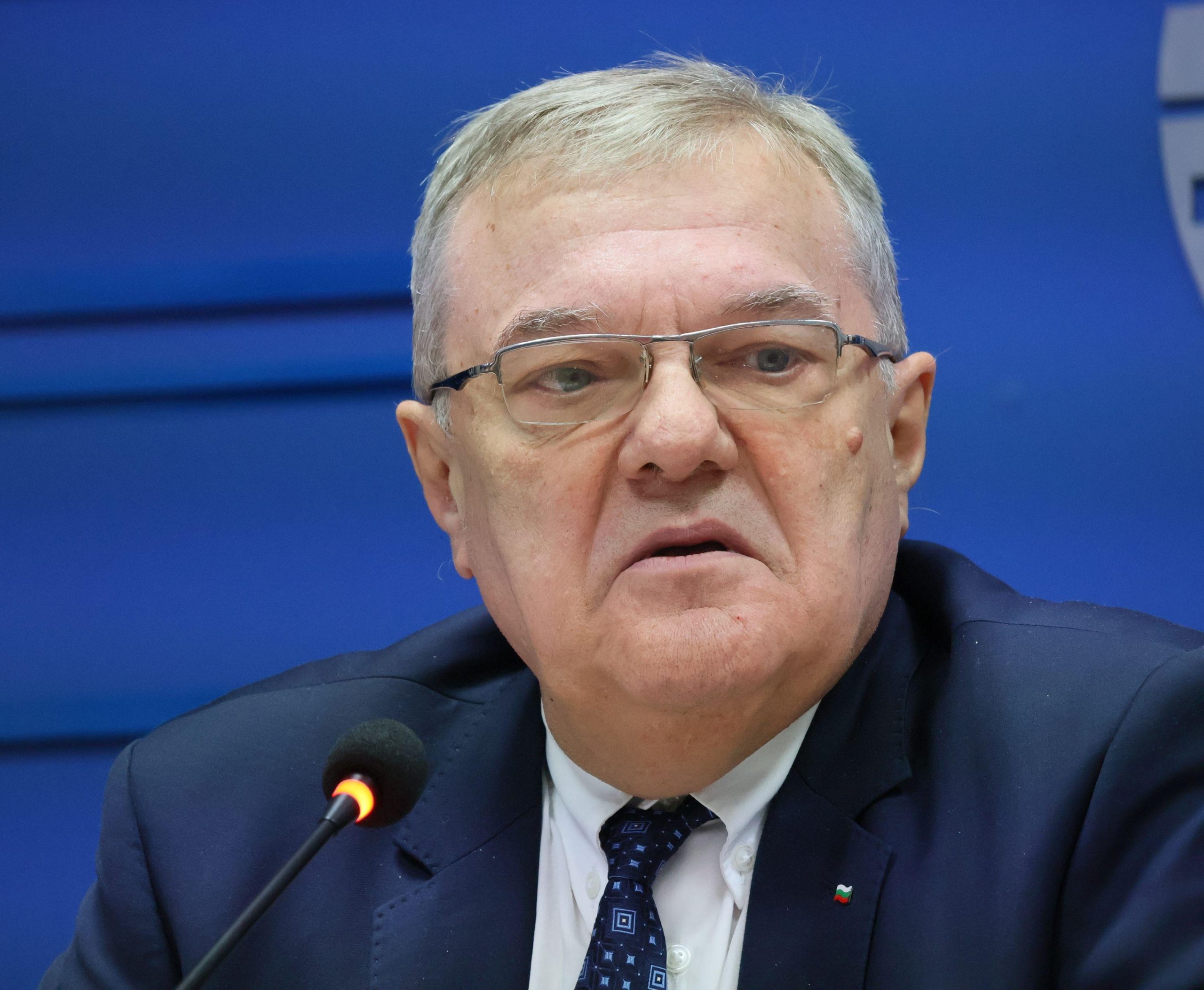 Министърът на отбраната Тодор Тагарев е заминал за визитата си