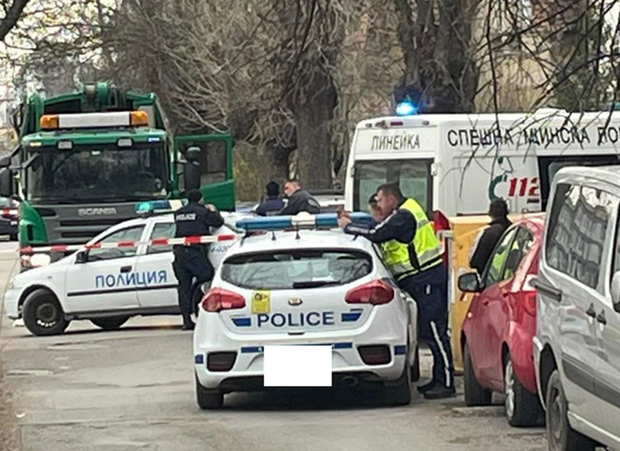 Полицията в Пазарджик издирва шофьора който е блъснал оператора от