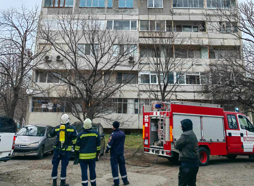 Снимка: Запали се апартамент в пловдивски квартал