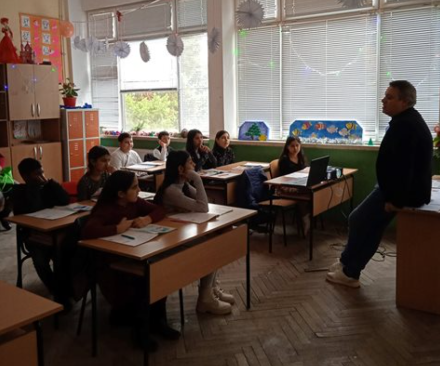 240 пенсионирани учители продължават да преподават в пловдивски училища Това