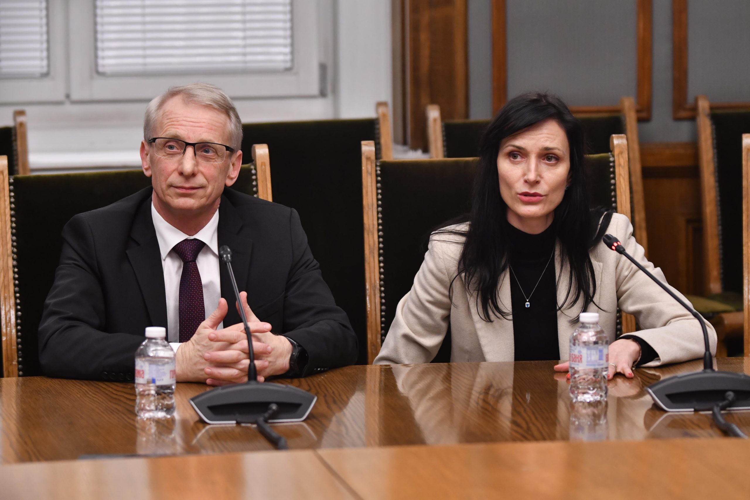 Премиерът Николай Денков е разговарял с външния министър Мария Габриел