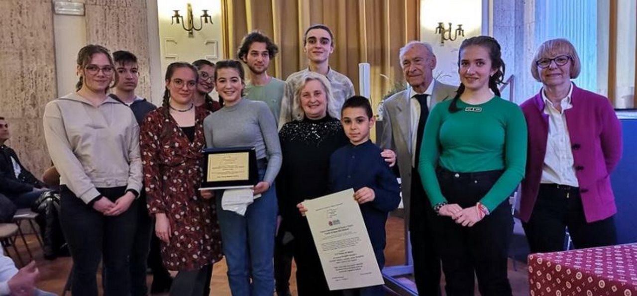 Литераторите на ОДК, Варна грабнаха Специална награда на журито от