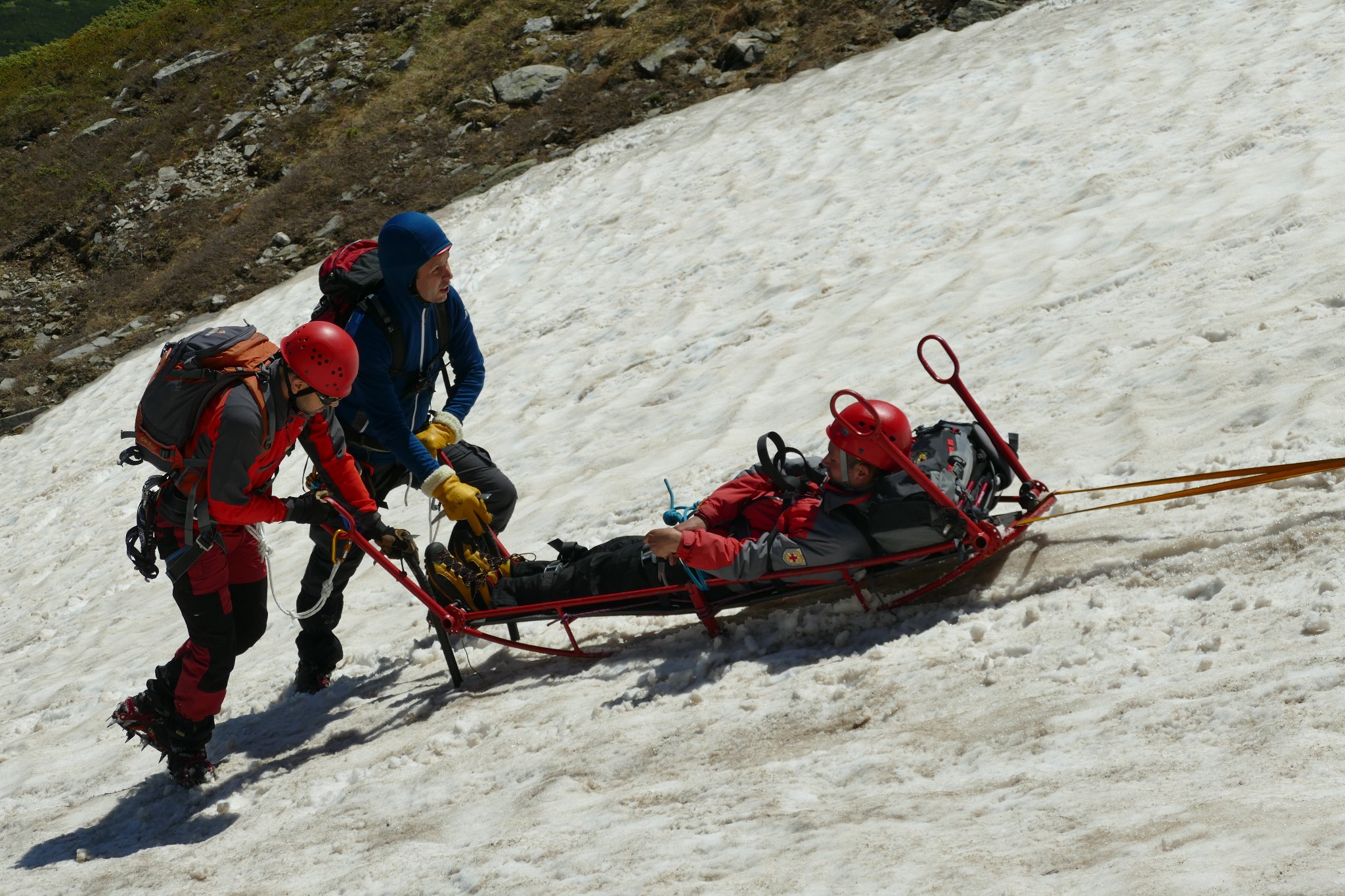Планински спасители са оказали помощ на скиор в Банско който