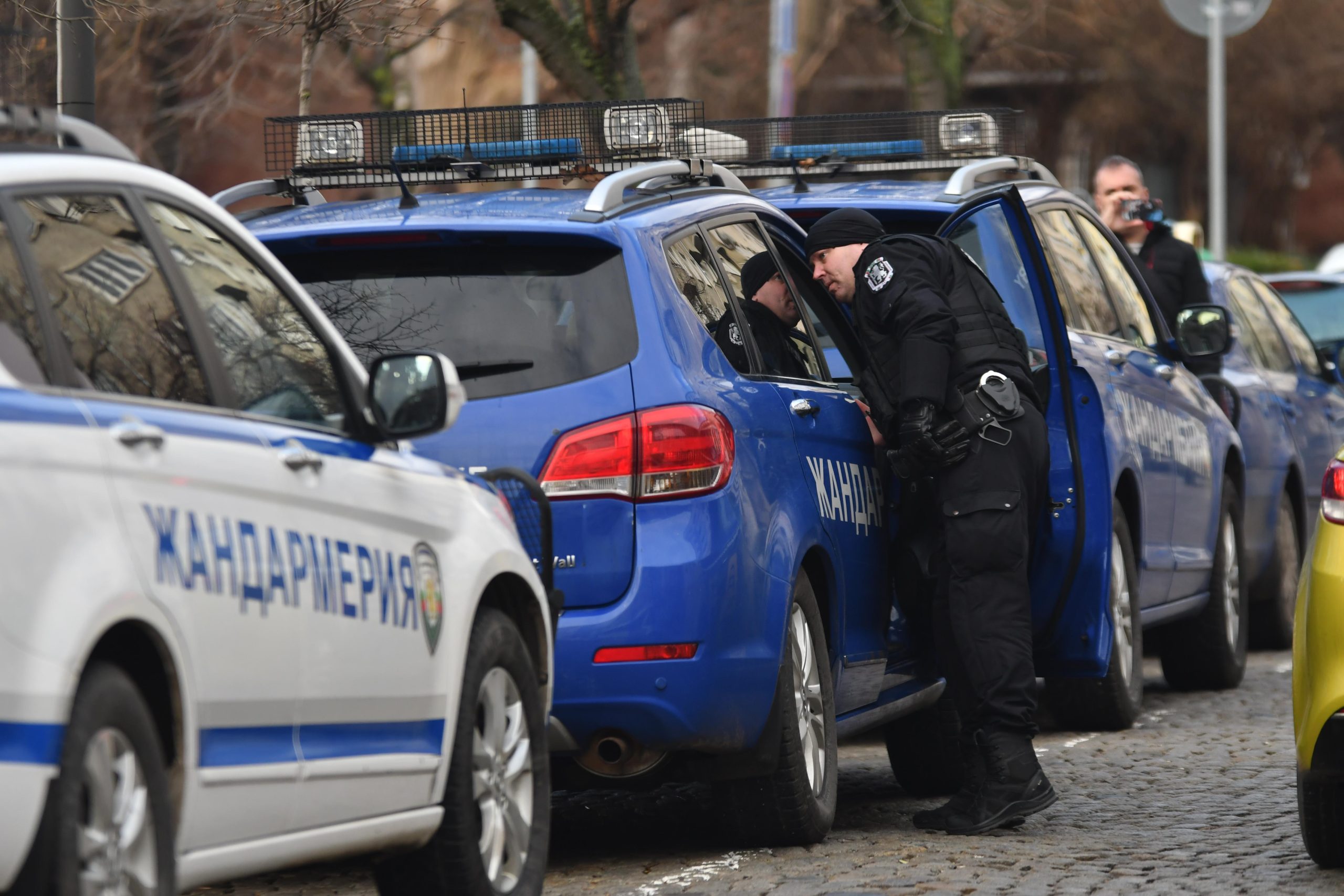 Пловдивската полиция е задържала трима ало измамници Вчера те накарали