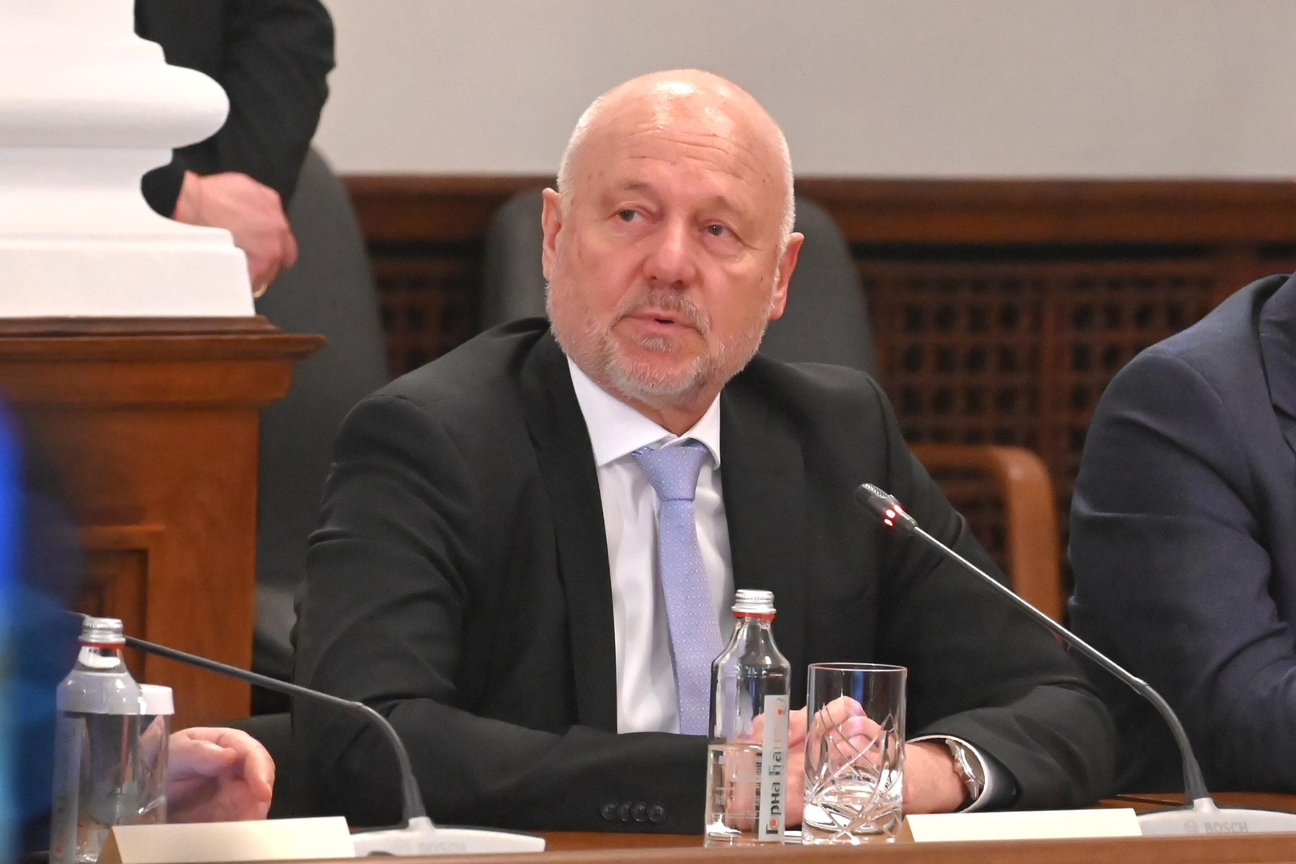 Кандидатурата на Тодор Тагарев за военен министър взривява преговорите за