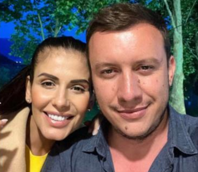 Попфолк певицата Анелия върнала годежния пръстен на бизнесмена Любомир Захаринов