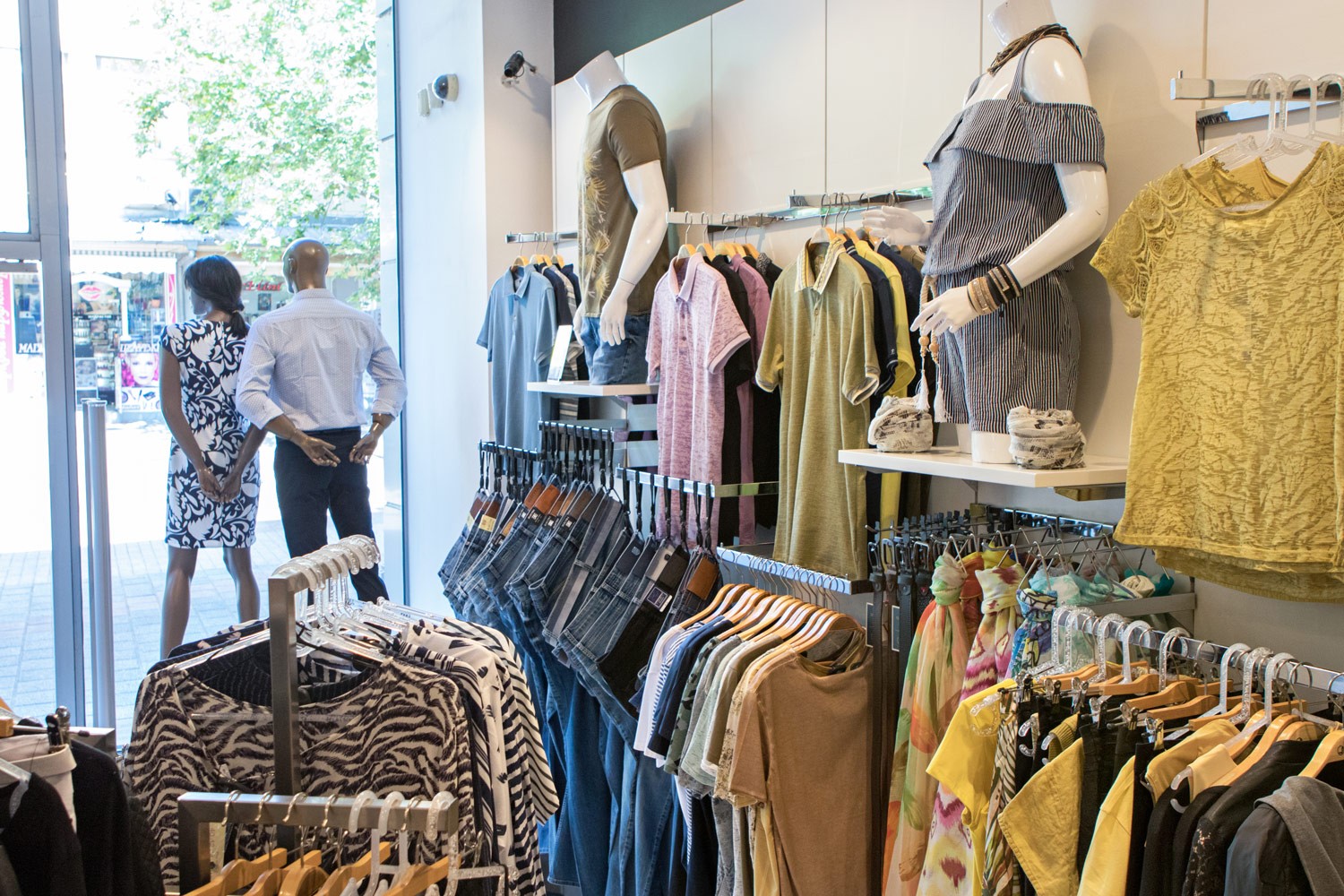 НАП Пловдив включи популярен магазин за дрехи намиращ се на