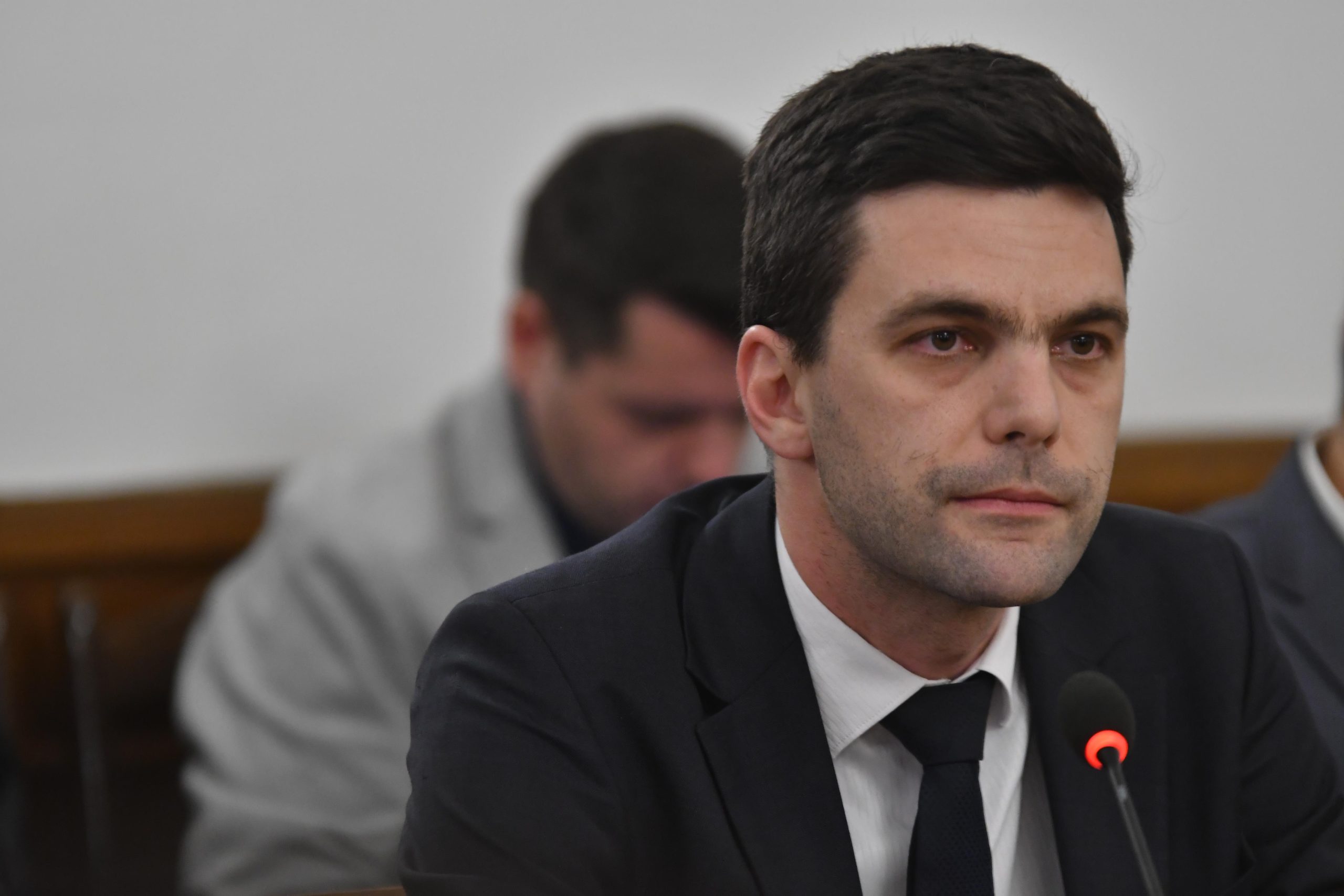 Депутатът от ПП ДБ Никола Минчев обяви че не е