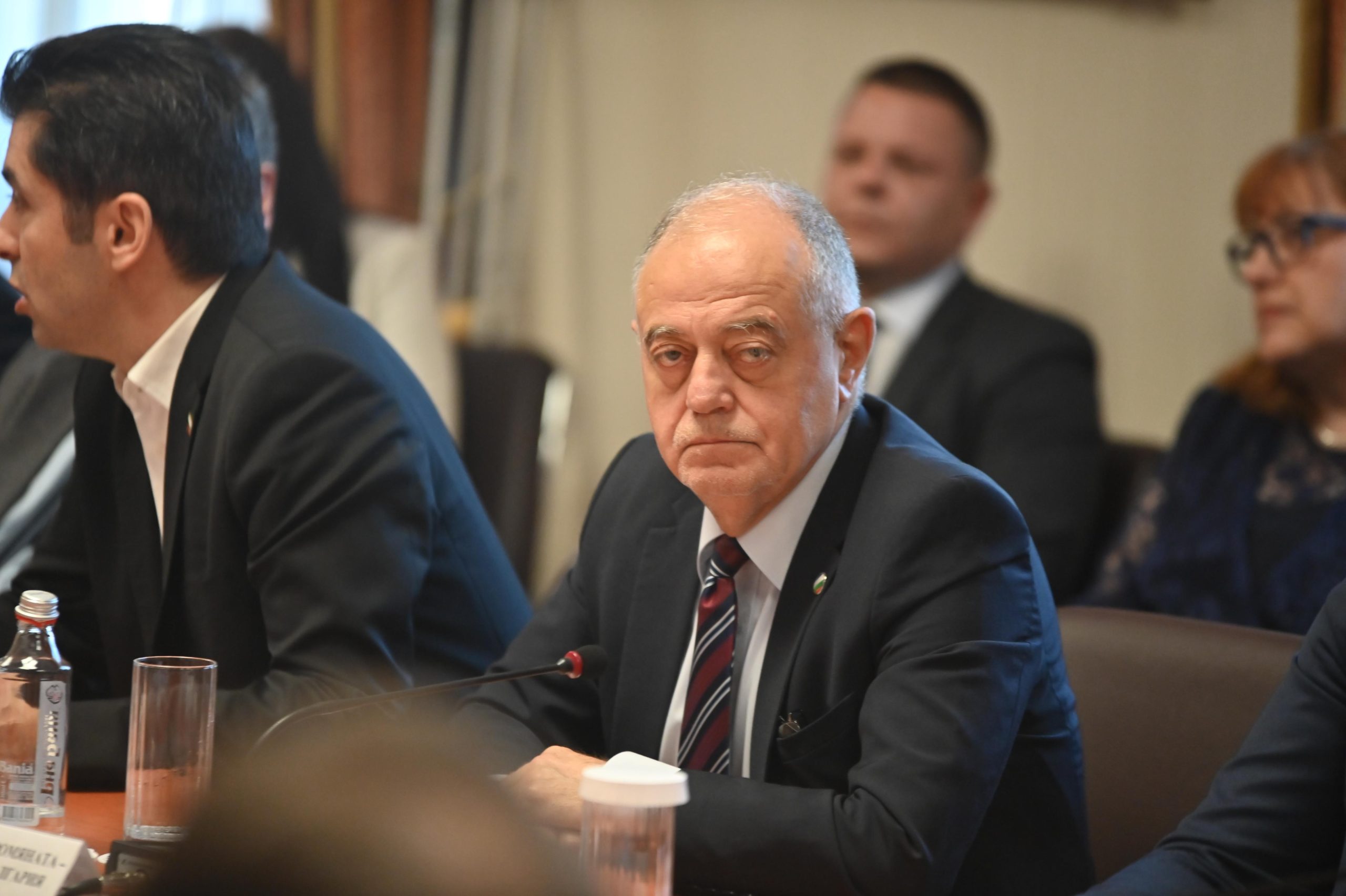 Съпредседателят на Демократична България Атанас Атанасов обяви че е 100