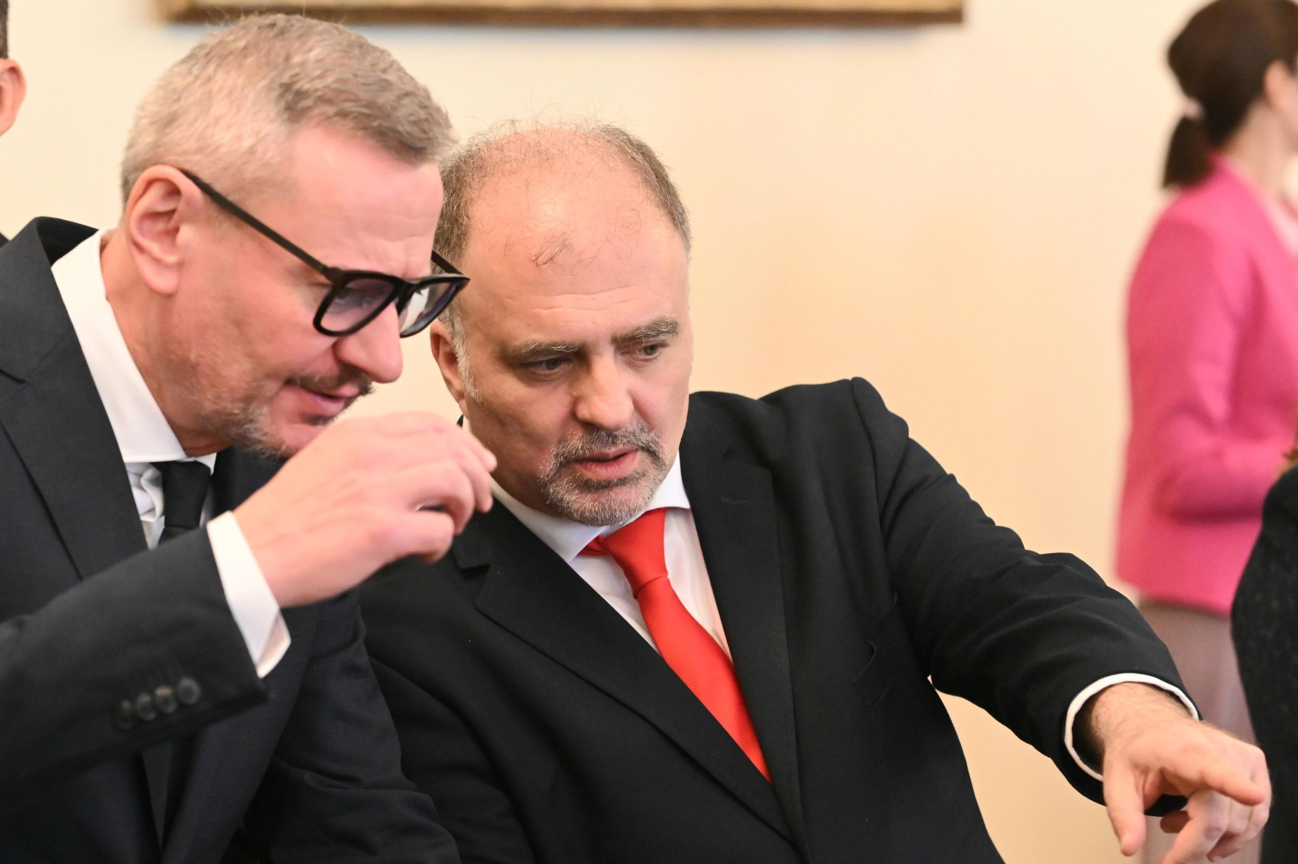Служебният министър на туризма Евтим Милошев е уволнил вчера проф