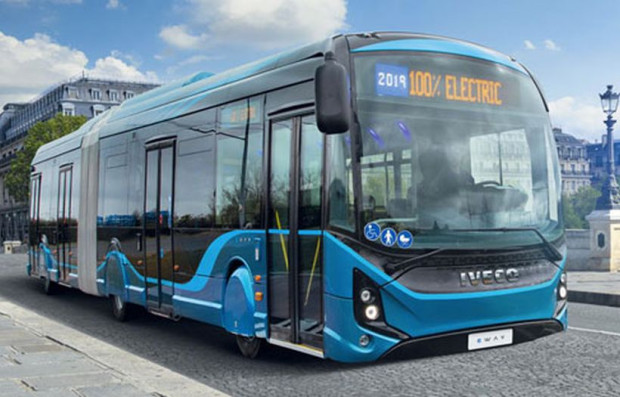 На паркинга на зала Колодрума беше представен електрически автобус Iveco