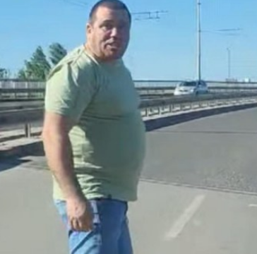 Мъж ругае и вандалства на пътя в Пловдив За това