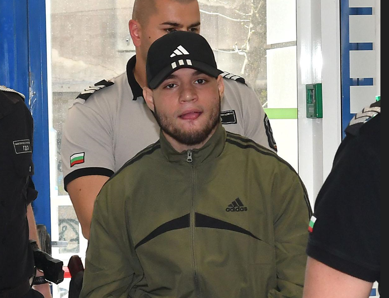 Намерен нож заковава прокурорския син Васил Михайлов по обвиненията в