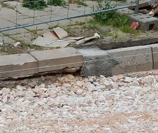 Бордюр заместен от бетон, Пловдив